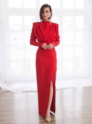 Дамска дълга рокля с цепка K09500 червен